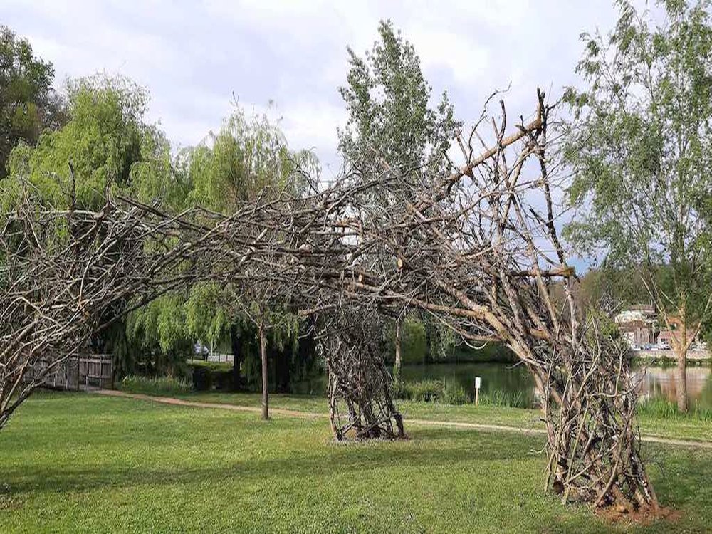 'Kiosque' walnut 15 x 10 x 5 m, June-Gardens in Cayac 2020